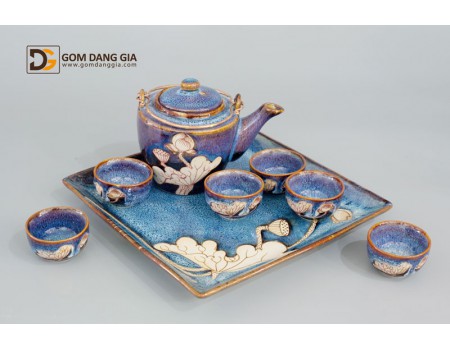 Bộ ấm chén men hỏa biến dáng vại vẽ hoa sen trắng có khay Bộ ấm chén men hỏa biến dáng vại vẽ hoa sen trắng có khay